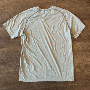 Lululemon Metal Vent 2.0 Large Striped Blue White